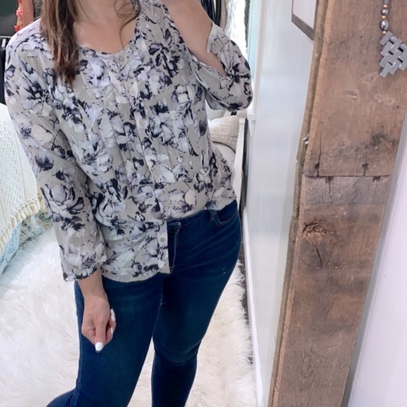 Victorias Secret blue floral silk top size large - Picture 4 of 7